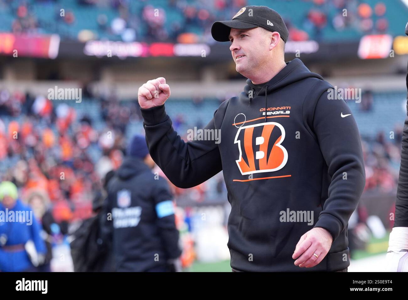 Cincinnati Bengals head coach Zac Taylor pumps his fist in celebration