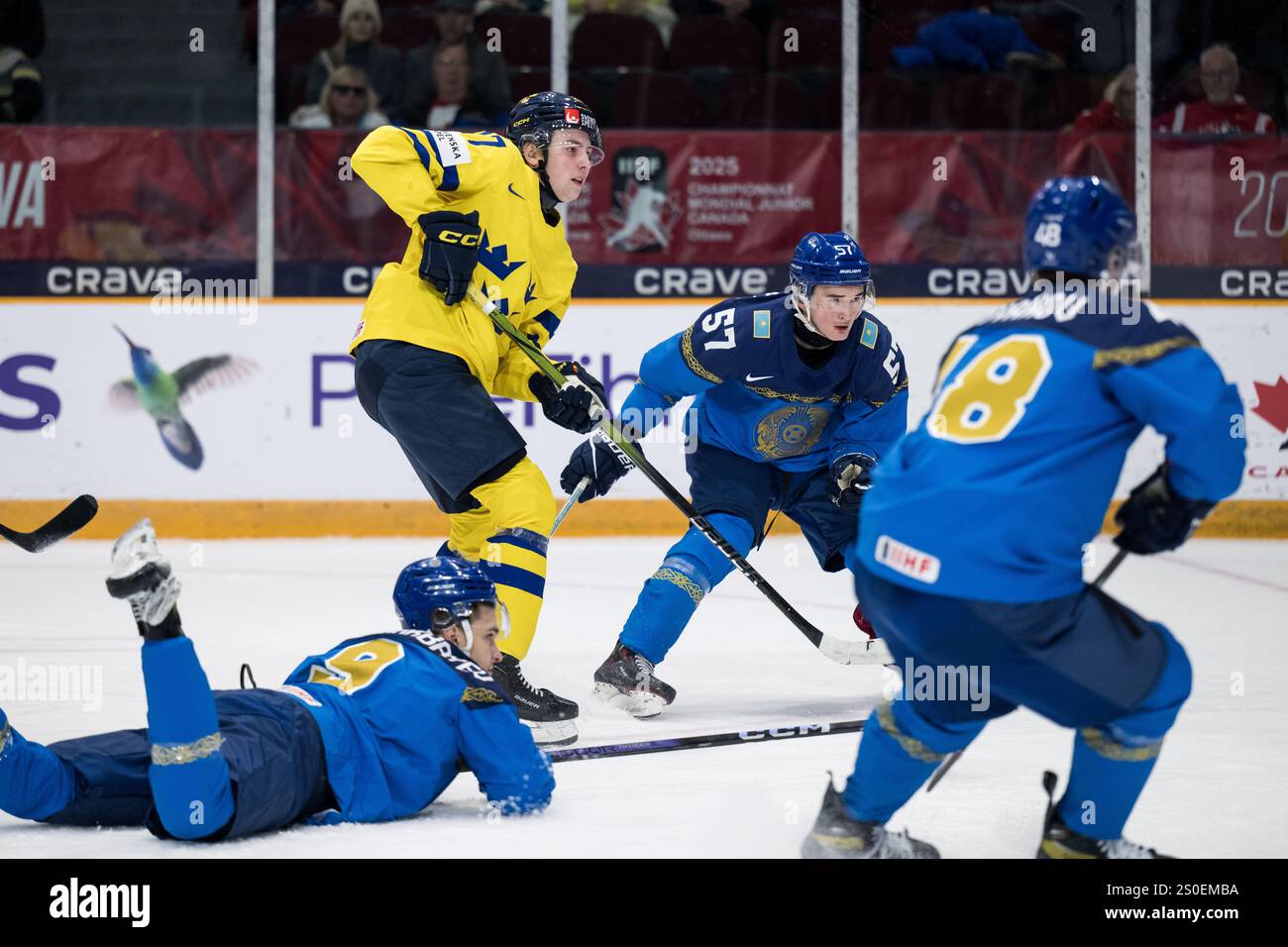 241227 David Granberg of Sweden scores 81 during the 2025 IIHF World