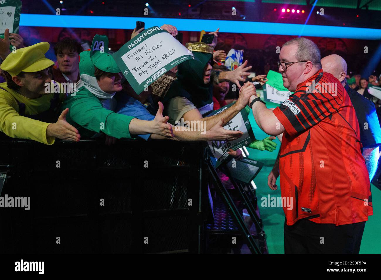 Stephen Bunting walkon during the 3rd round match between Stephen