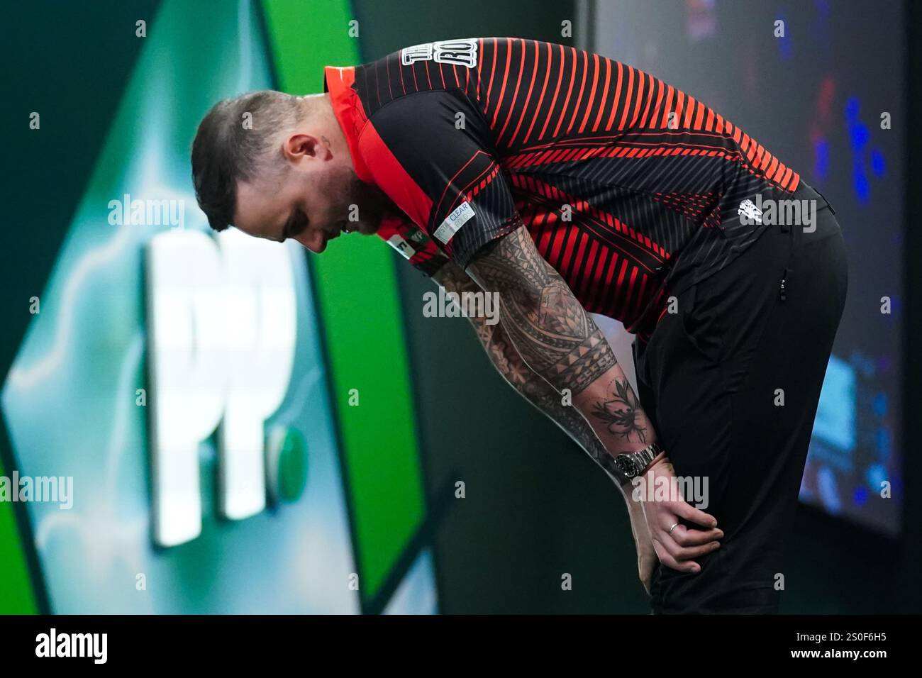 Joe Cullen looks dejected during 3rd round match between Gerwyn Price