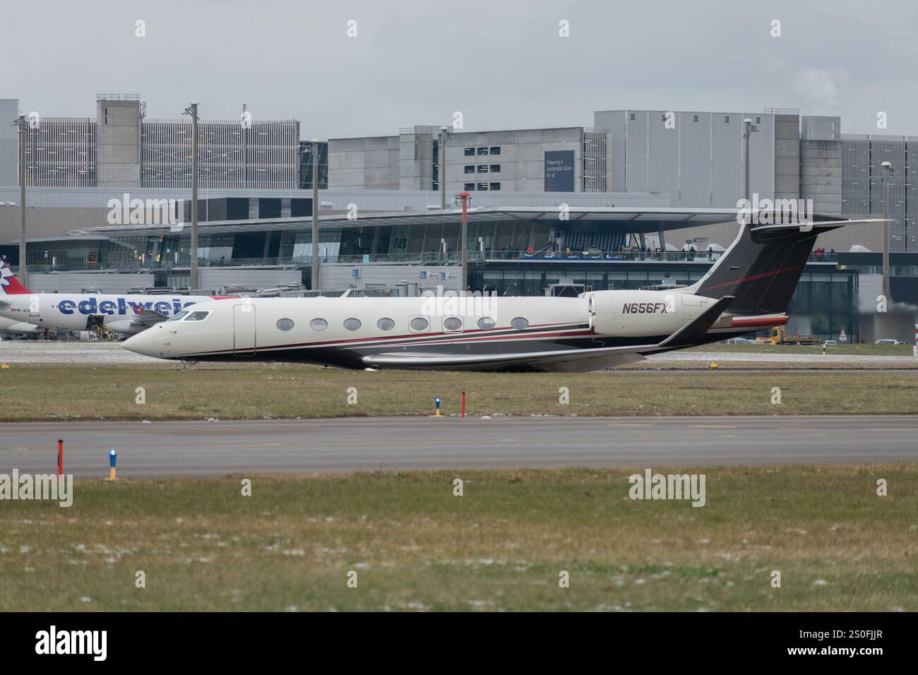 N660fx Flexjet hi-res stock photography and images - Alamy