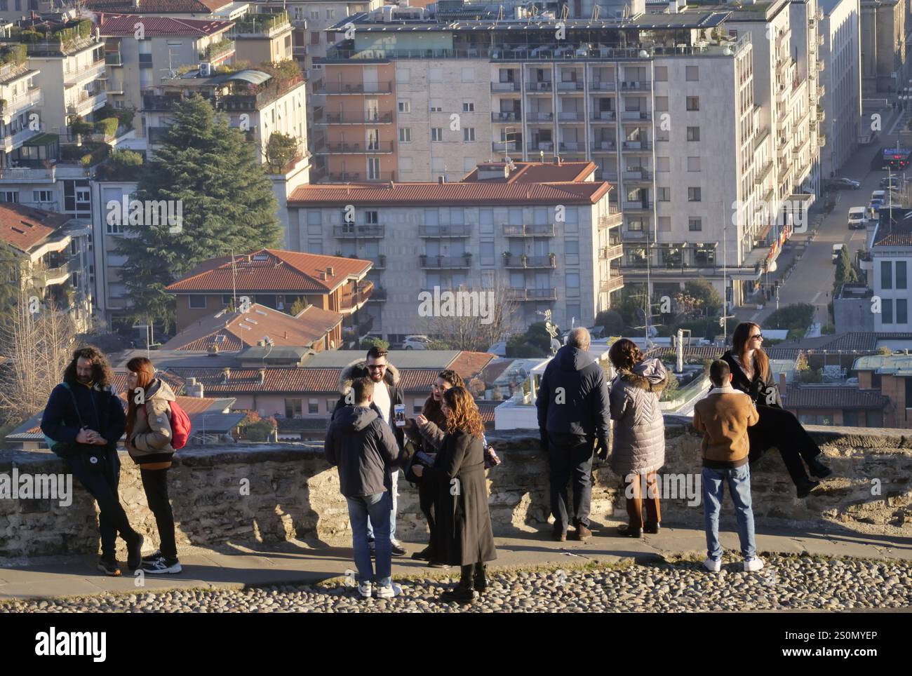 bergamo-italy-28th-dec-2024-temperatures-above-the-seasonal-average