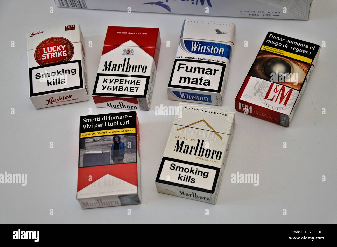 cigarette price france 2025 Cigarette prices hi-res stock photography and images