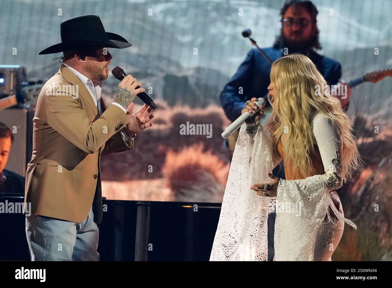 Nashville, Tennessee, USA. 20th Nov, 2024. Cody Johnson, Carrie