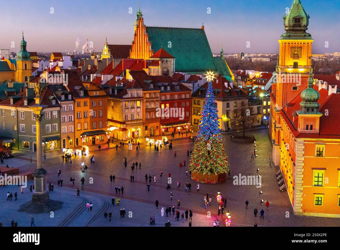 Castle Square (Plac Zamkowy) of the Old Town (Stare Miasto) at Christmas time, Warsaw, Poland Stock Photo