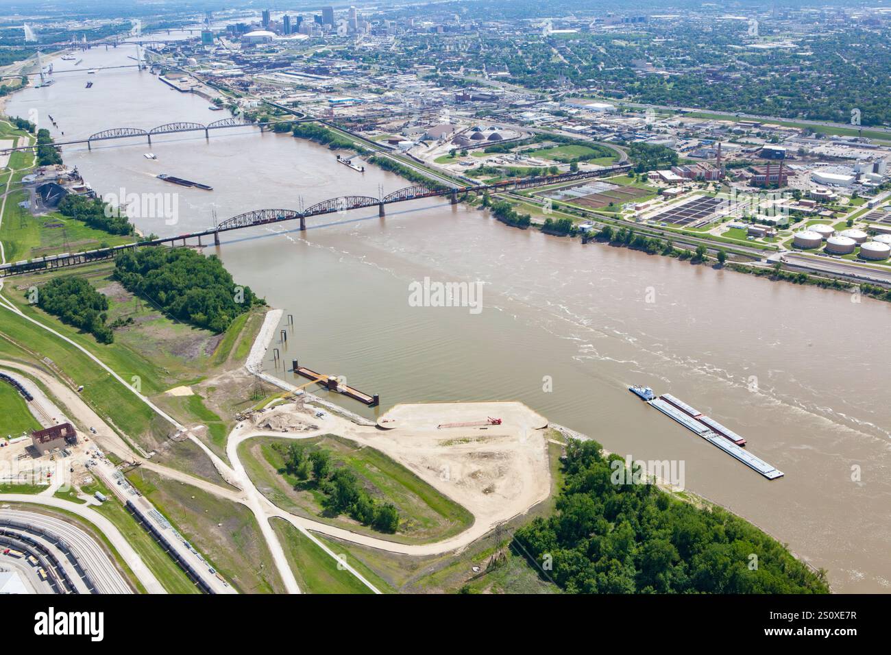 aerial-view-of-mississippi-river-near-st-louis-missouri-usa-stock
