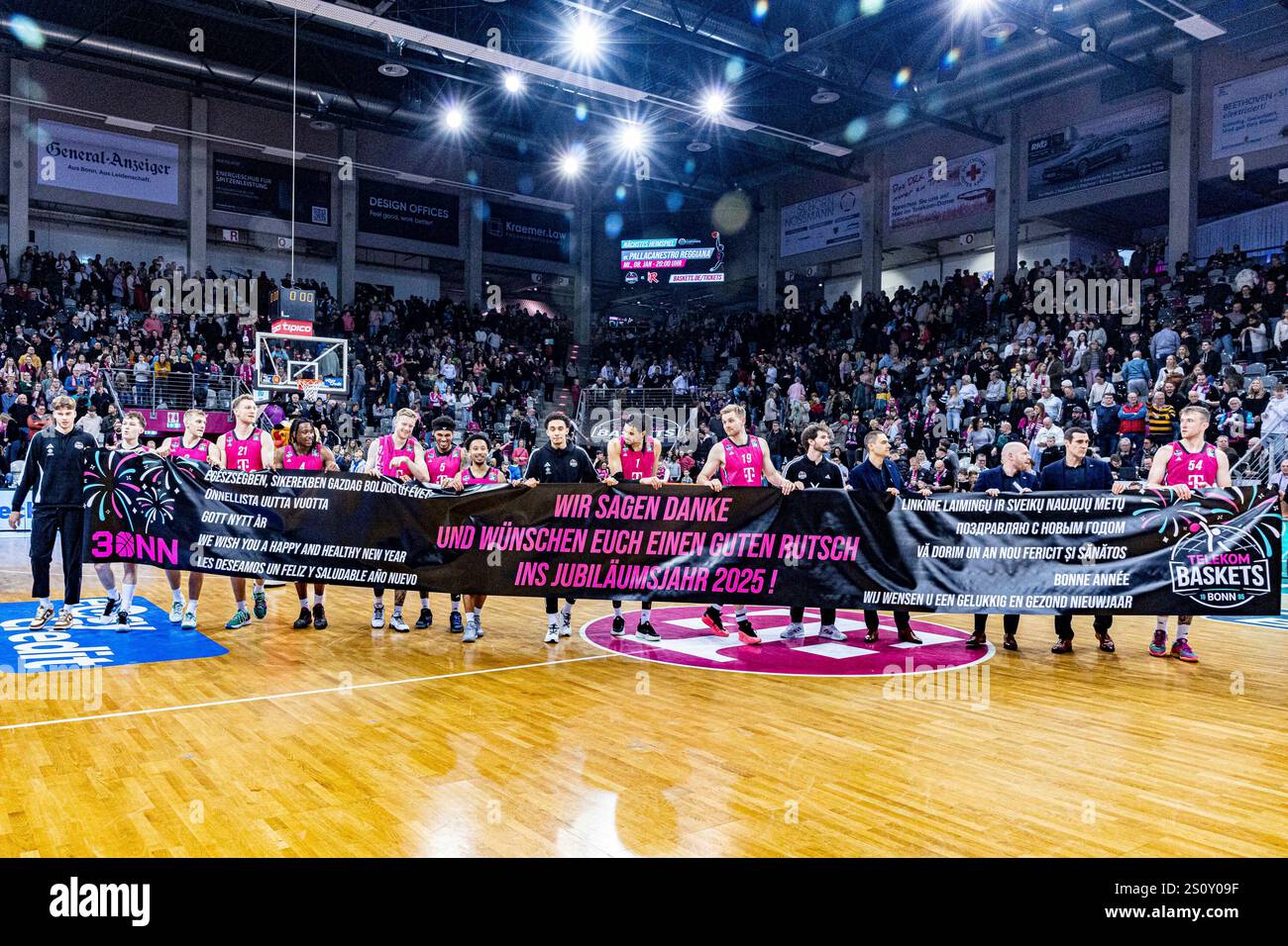 Die Mannschaft und die Offiziellen der Telekom Baskets Bonn bedanken