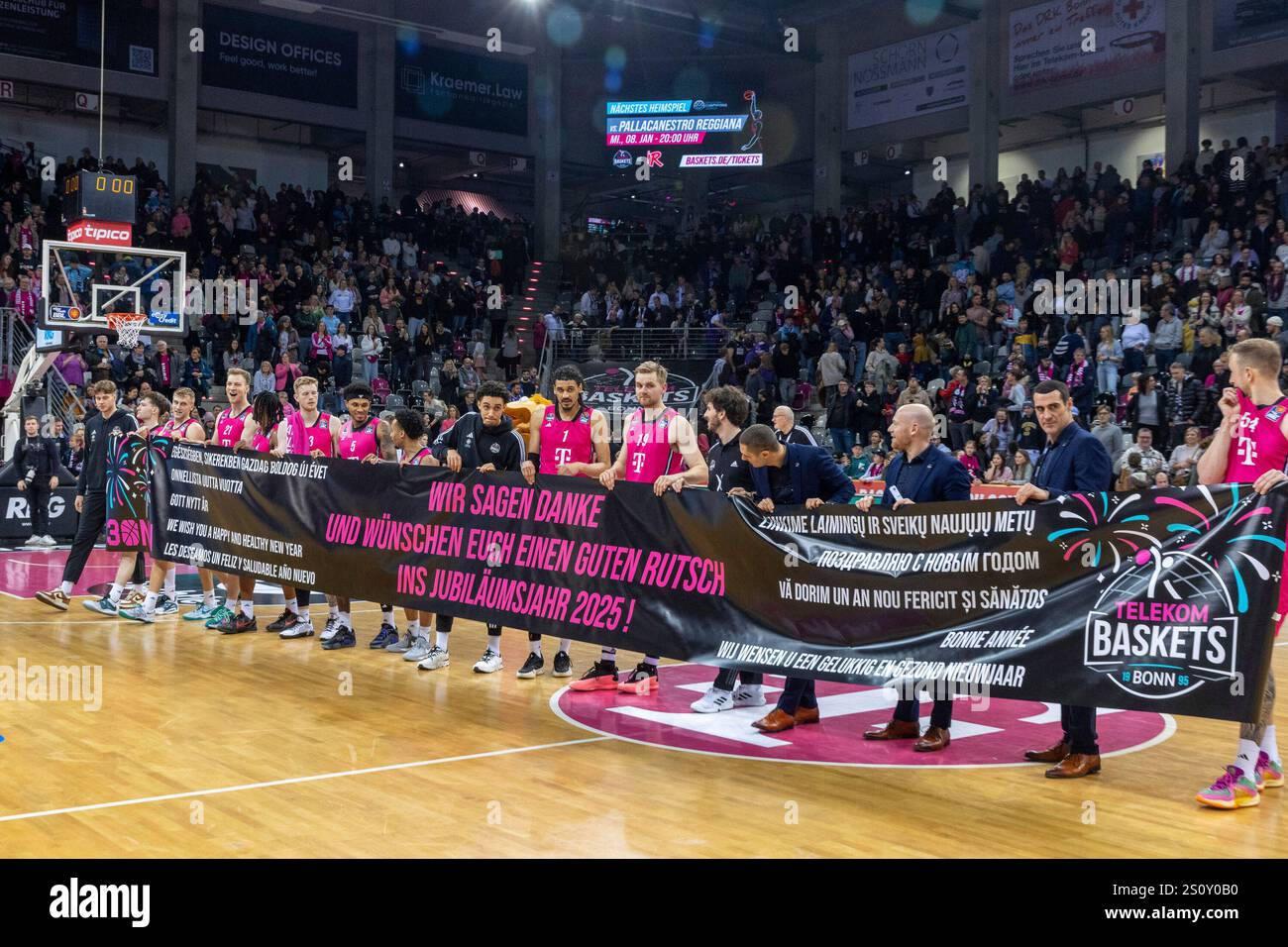 Die Mannschaft und die Offiziellen der Telekom Baskets Bonn bedanken