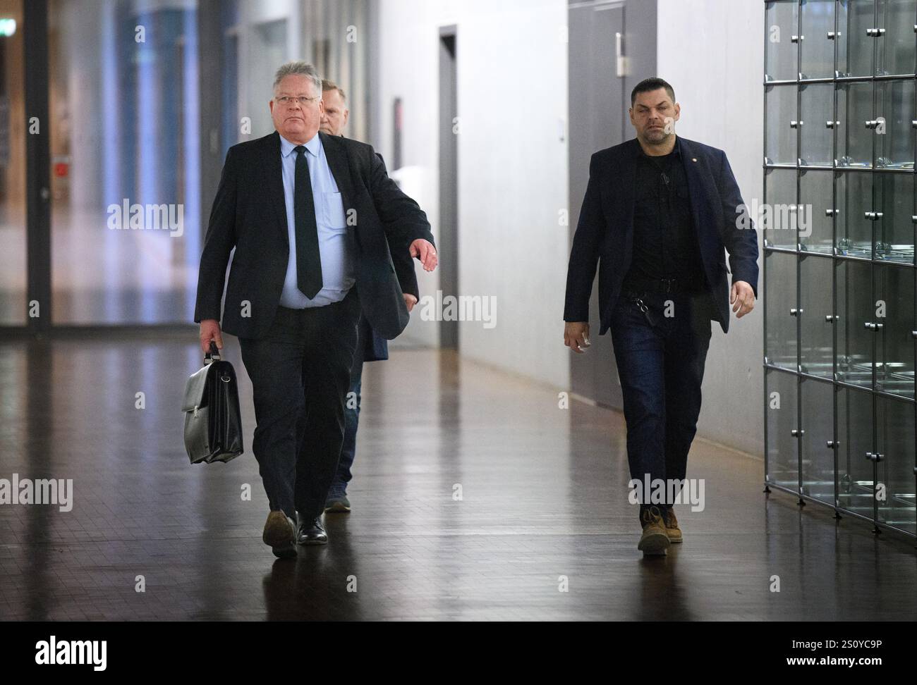 30 December 2024, Berlin: Bruno Kahl (l), President of the Federal