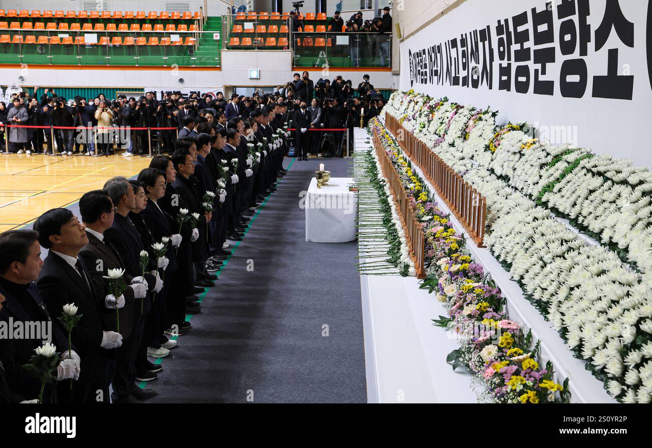 Plane fire in Muan, South Korea Bereaved family members pay tribute at