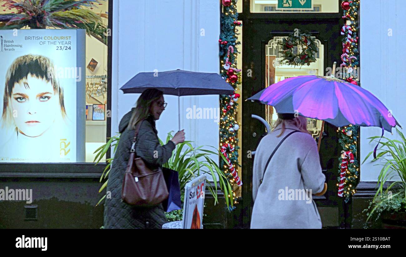 Glasgow, Scotland, UK. 30th December, 2024. UK Weather: Wet , windy and ...