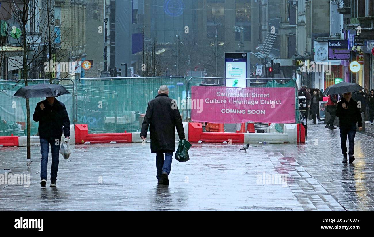 Glasgow, Scotland, UK. 30th December, 2024. UK Weather: Wet , windy and ...