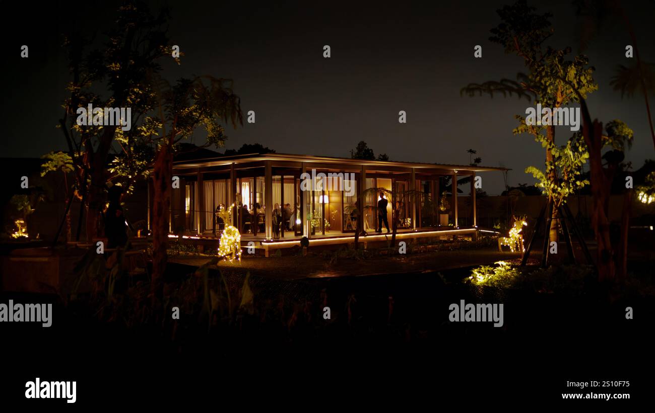 Modern villa night hi-res stock photography and images - Alamy