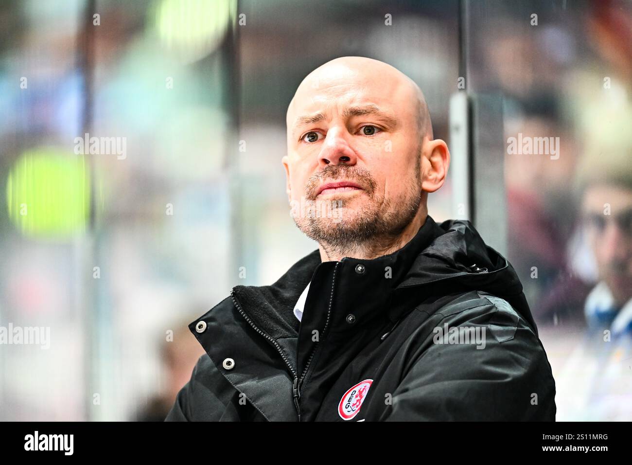 Steven Reinprecht (Cheftrainer, Headcoach, Duesseldorfer EG),  GER, Iserlohn Roosters vs. Duesseldorfer EG, Eishockey, Penny-DEL, 32. Spieltag, Spielzeit 2024/2025, 30.12.2024,  Foto: Jonas Brockmann/Eibner-Pressefoto Stock Photo