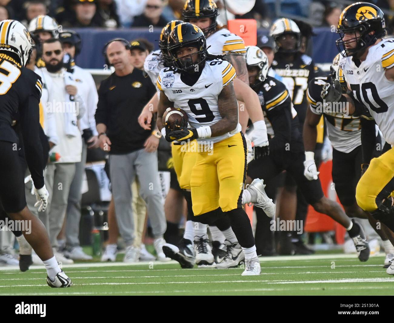 NASHVILLE, TN - DECEMBER 30: Iowa Hawkeyes running back Jaziun ...