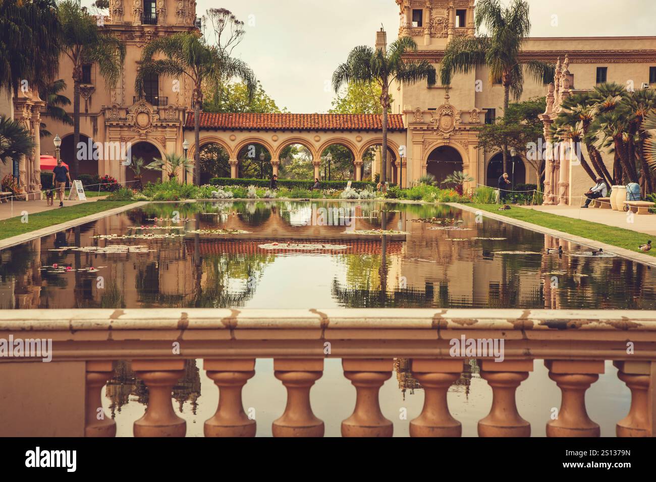 Lake balboa park hi-res stock photography and images - Alamy