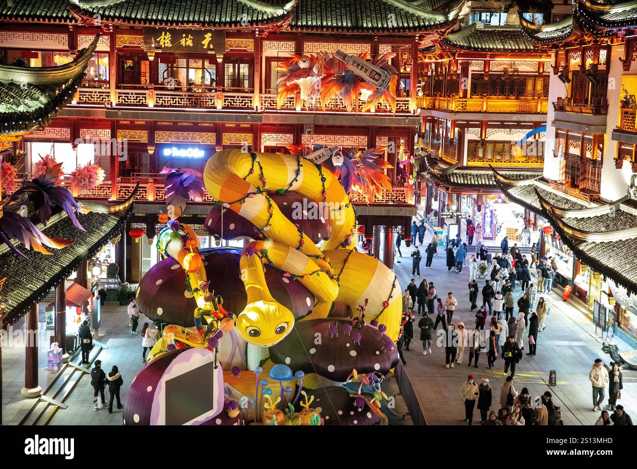 Festival lanterns are installed at Yuyuan Garden in Shanghai, China, 28 ...