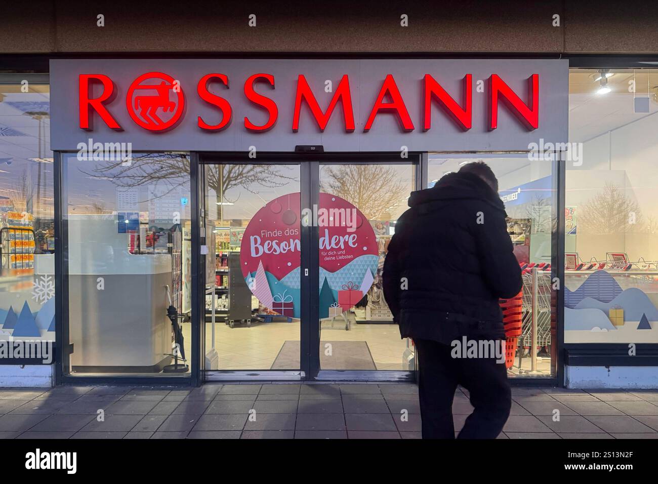 ROSSMANN Drogeriemarktkette,Drogerie, Laden,Shop,Eingang,Filiale.Logo