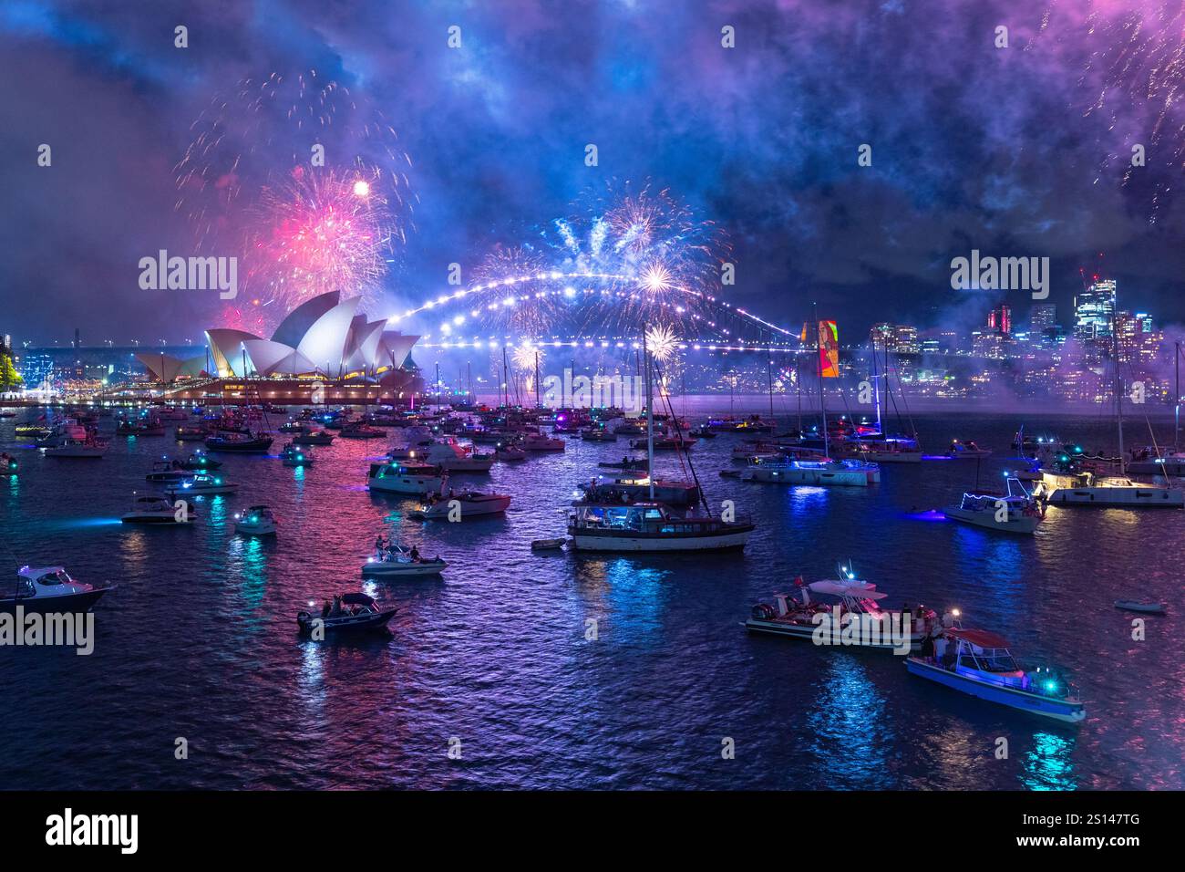 Sydney, Australia. 31 December 2024. Australia anticipates the arrival ...