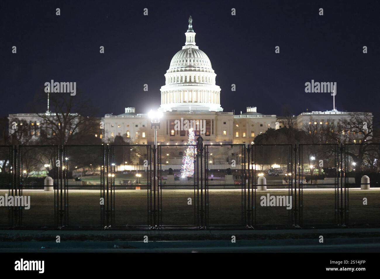 WASHINGTON, D.C. DECEMBER 30 View of Fencing along Capitol Hill ahead