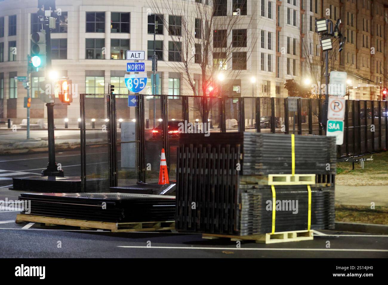 WASHINGTON, D.C. DECEMBER 30 View of Fencing along Capitol Hill ahead