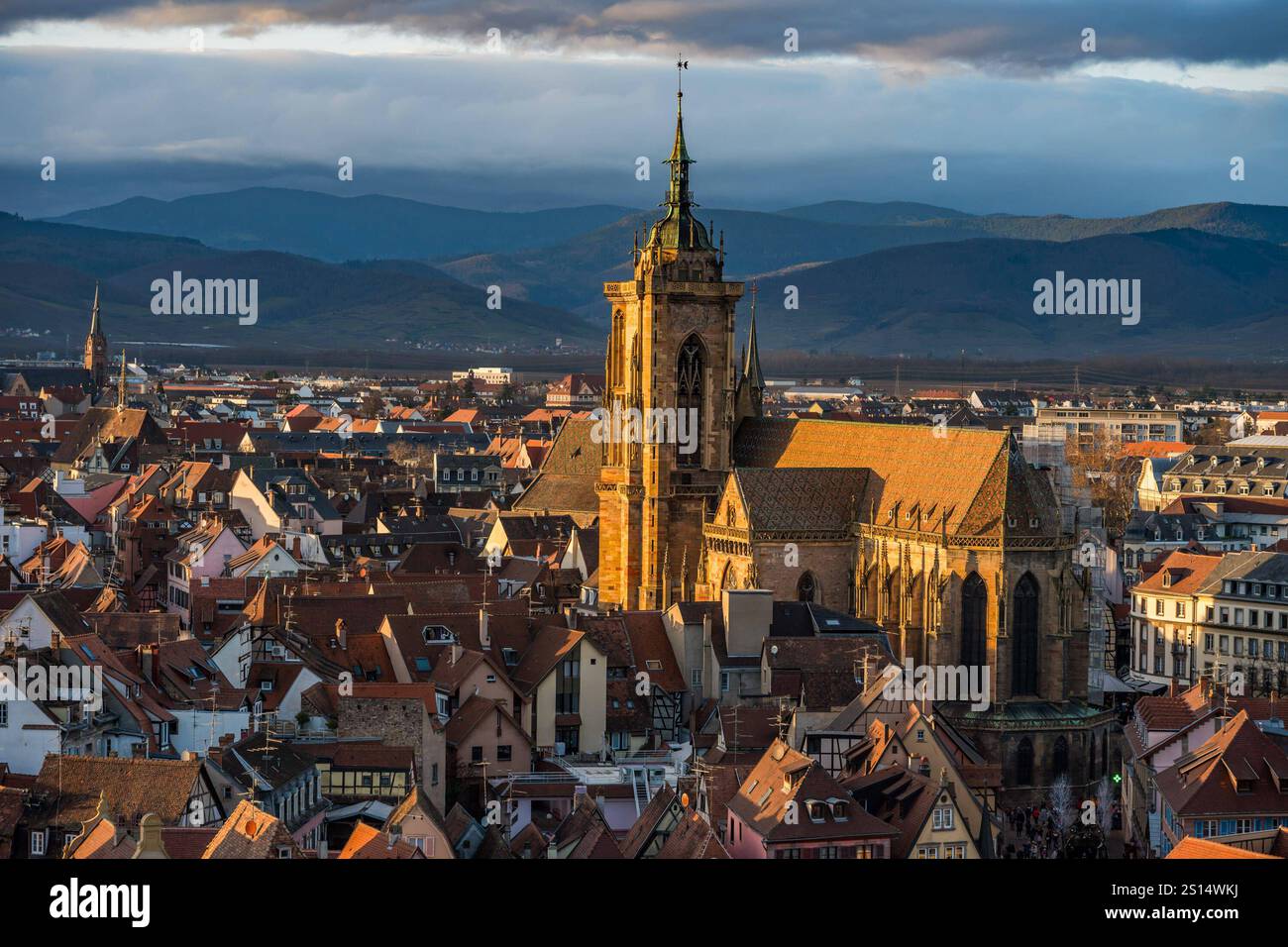 Colmar Stadtansicht mit Nid de Cigognes zur Weihnachtszeit und bei ...