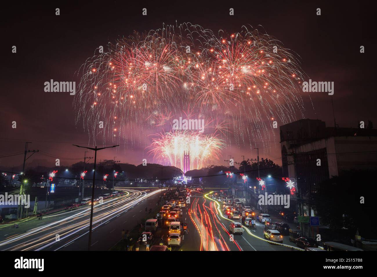 Quezon City, Philippines. 1st Jan, 2025. Fireworks explode to celebrate ...