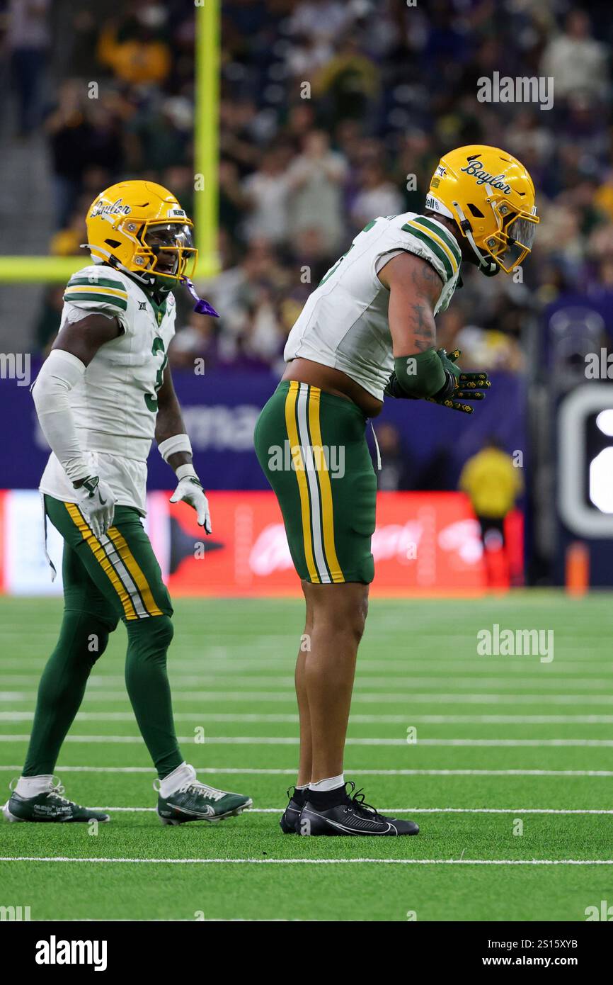 HOUSTON, TX - DECEMBER 31: Baylor Bears linebacker Garmon Randolph (5 ...