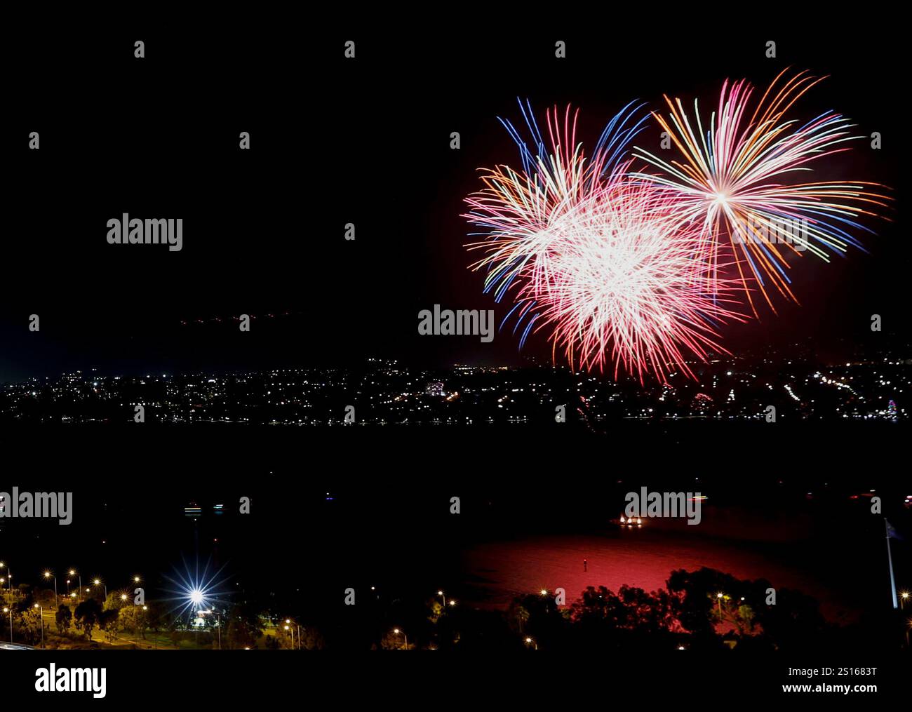 (250101) BEIJING, Jan. 1, 2025 (Xinhua) Fireworks illuminate the