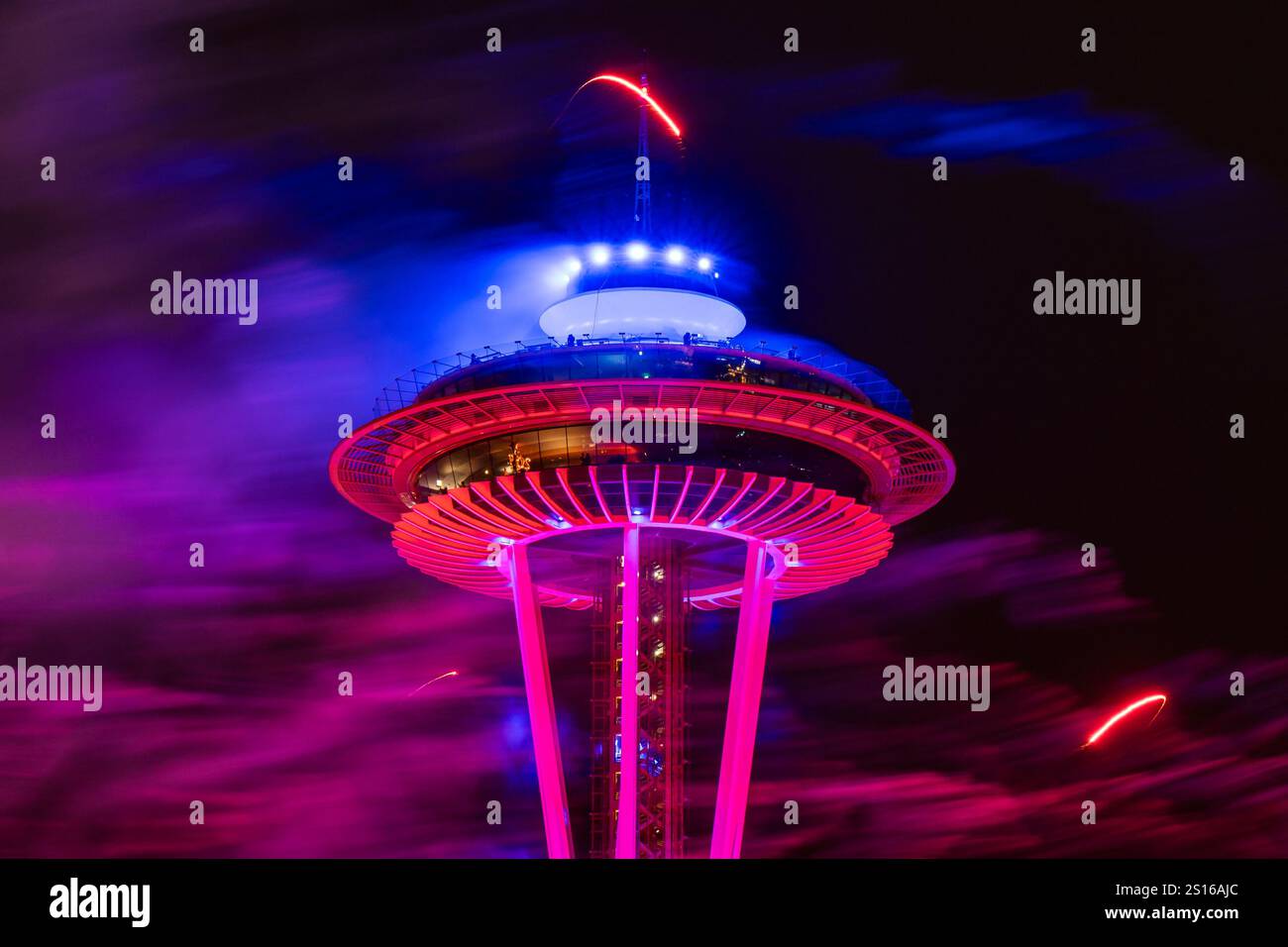 Seattle, USA. 1st Jan, 2025. New Years Eve fireworks at the iconic Space Needle. James Anderson