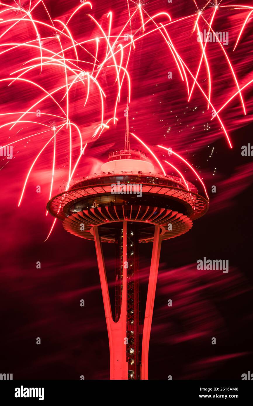 Seattle, USA. 1st Jan, 2025. New Years Eve fireworks at the iconic Space Needle. James Anderson