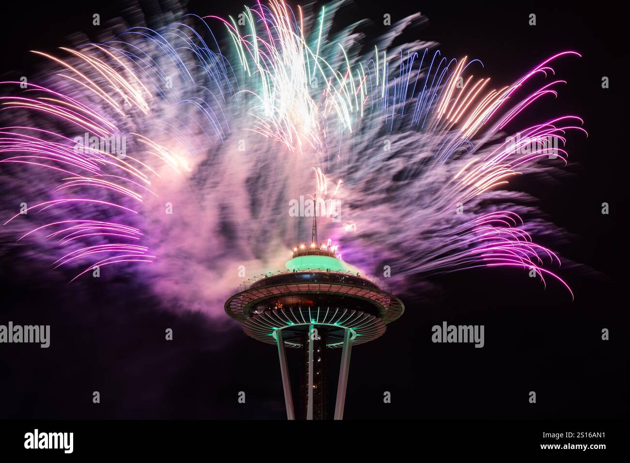 Seattle, USA. 1st Jan, 2025. New Years Eve fireworks at the iconic