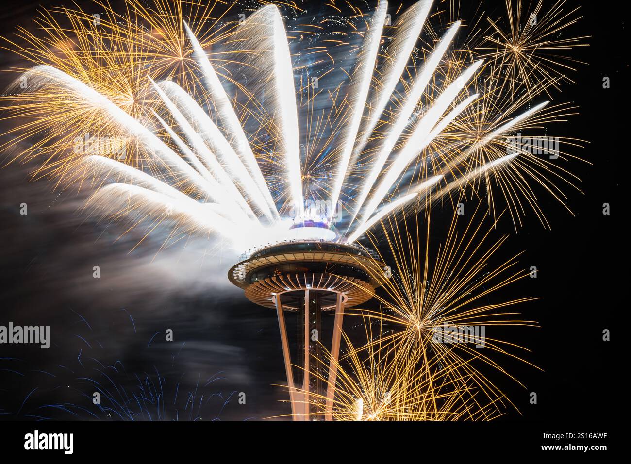 Seattle, USA. 1st Jan, 2025. New Years Eve fireworks at the iconic