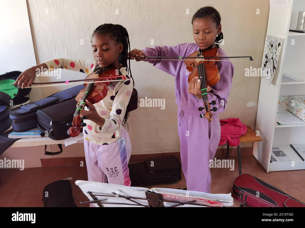 Namibia Instruments (250101) -- WINDHOEK, Jan. 1, 2025 (Xinhua) -- Children play musical ...