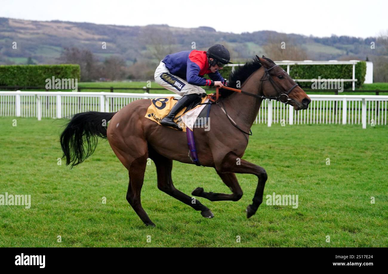 Strackan ridden by Sam TwistonDavies on the way to winning the Best