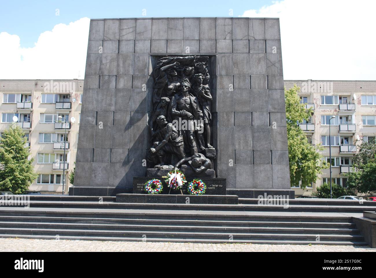 Jewish uprising in the warsaw ghetto hi-res stock photography and ...