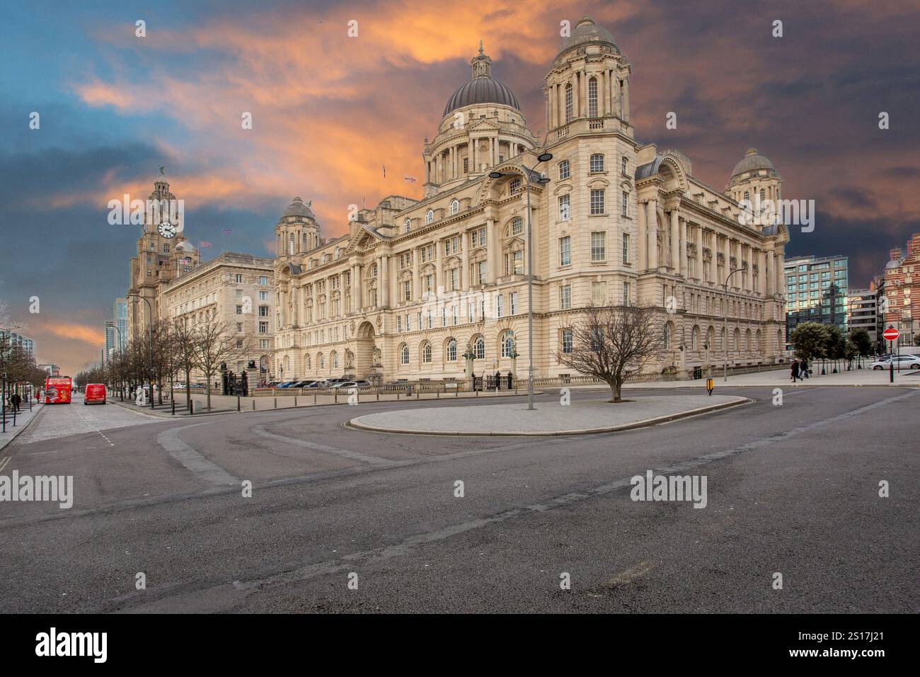The Port of Liverpool Building, Grade II listed building in Liverpool ...