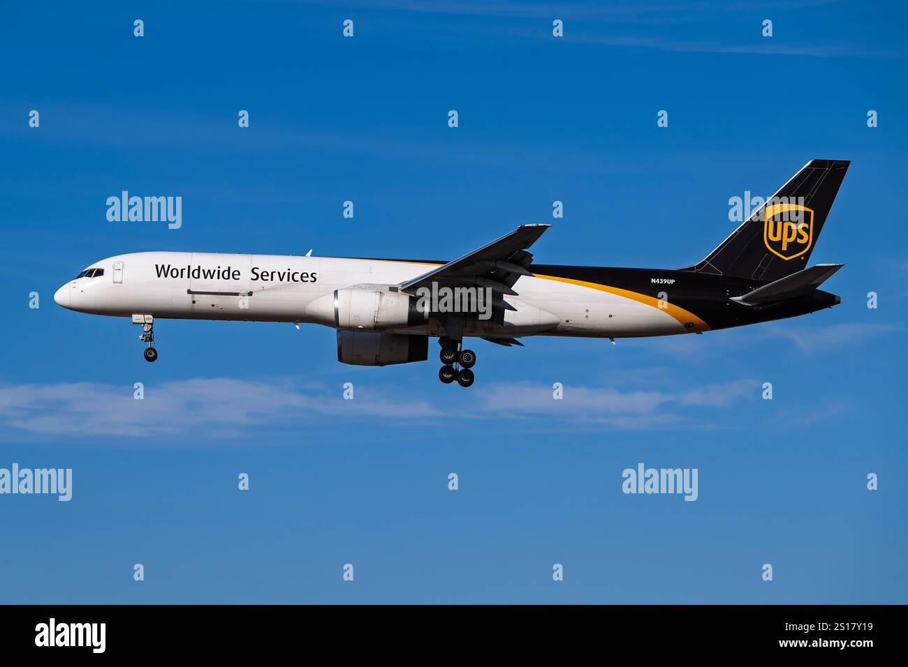The 757 200pf hi-res stock photography and images - Alamy