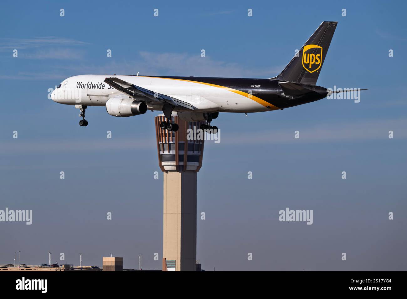 The 757 200pf hi-res stock photography and images - Alamy
