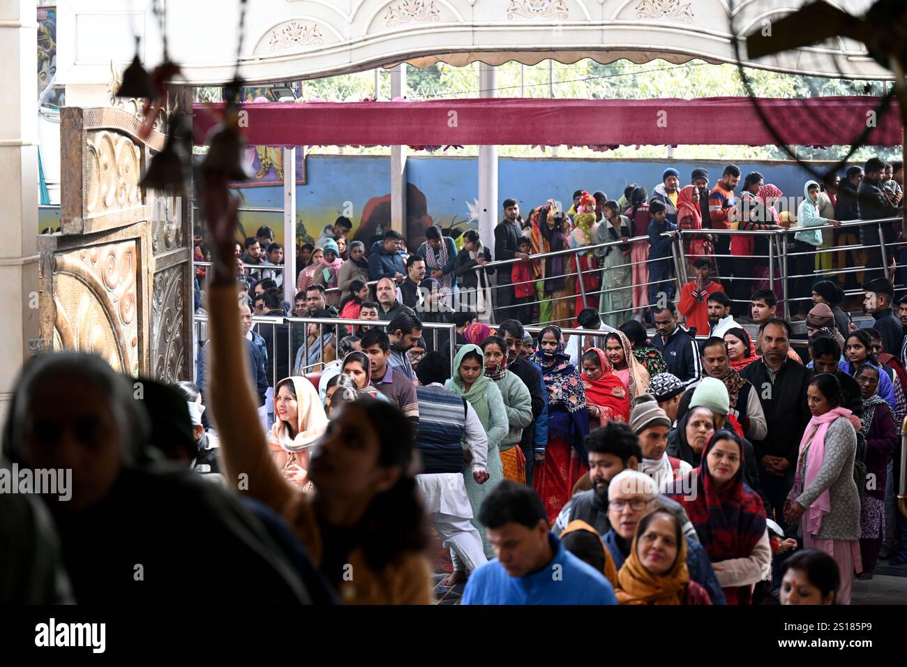 NEW DELHI, INDIA JANUARY 1 Devotees visit Jhandewalan Temple to
