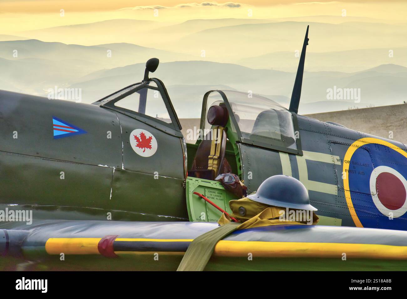 Spitfire Clip Aircraft standby magnetic compass hi-res stock photography and images ...