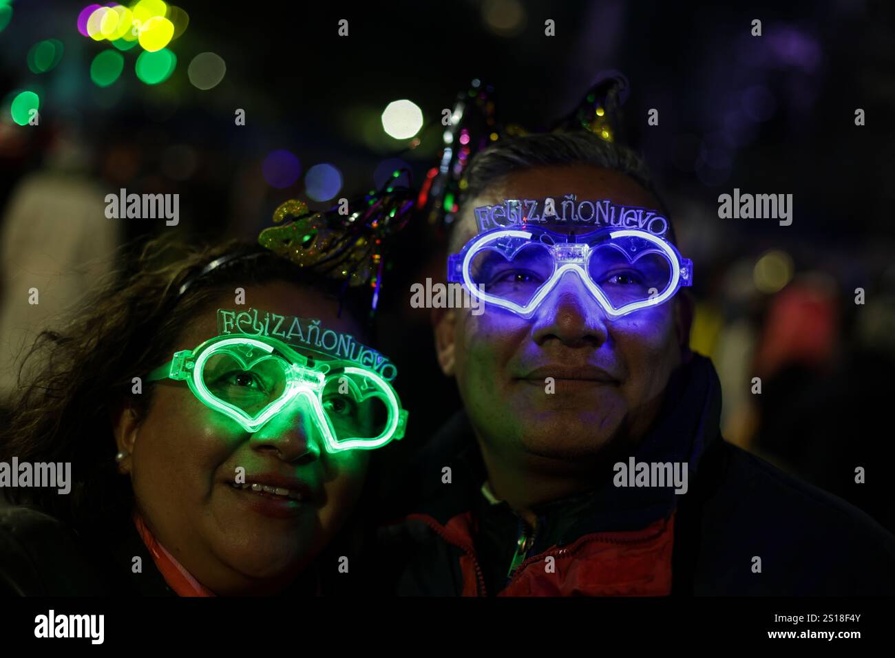 (250102) BEIJING, Jan. 2, 2025 (Xinhua) People celebrate the new