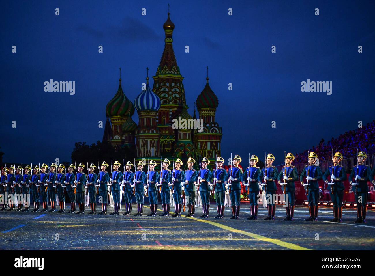 (250102) BEIJING, Jan. 2, 2025 (Xinhua) Russian honor guards