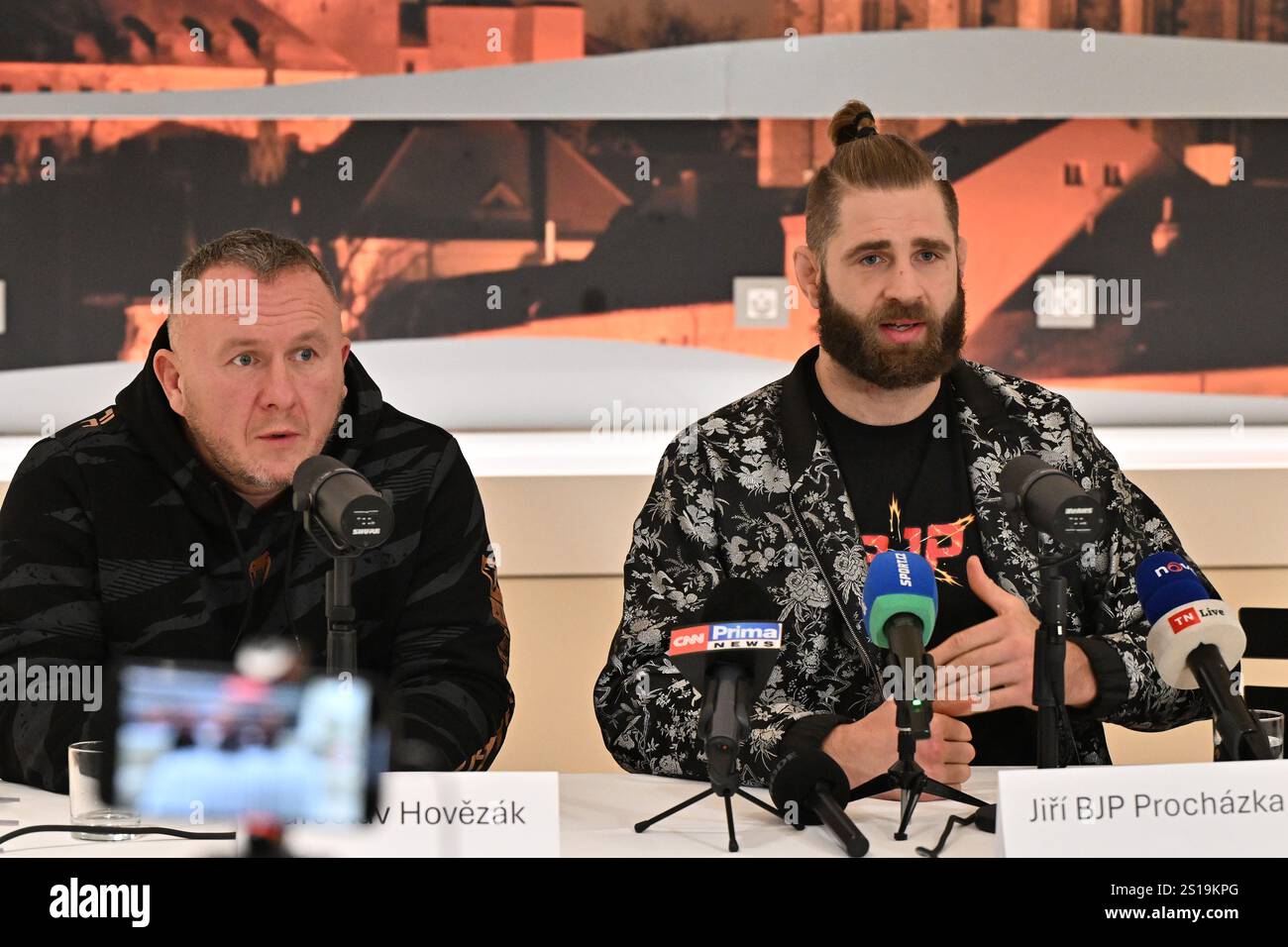 Brno, Czech Republic. 02nd Jan, 2025. Coach Jaroslav Hovezak, left ...