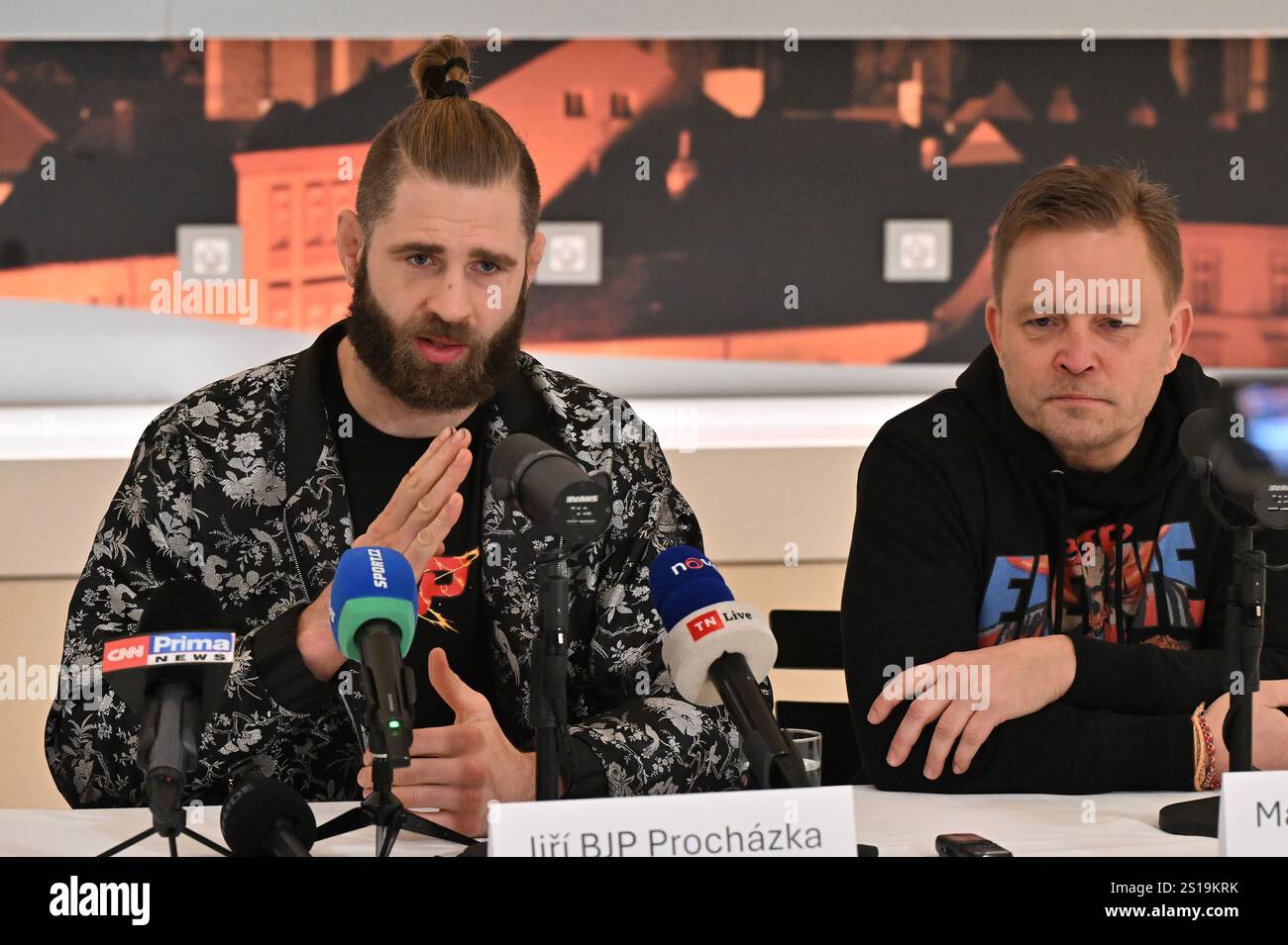 Brno, Czech Republic. 02nd Jan, 2025. Coach Martin Karaivanov, right ...