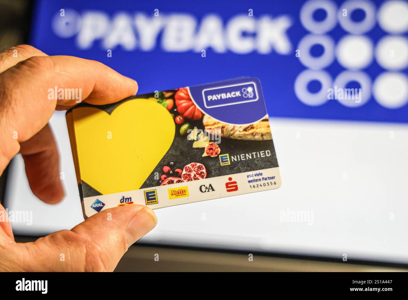 Payback Karte von EDEKA. EDEKAVerbund und PAYBACK gehen seit dem 1. Januar 2025 gemeinsame Wege