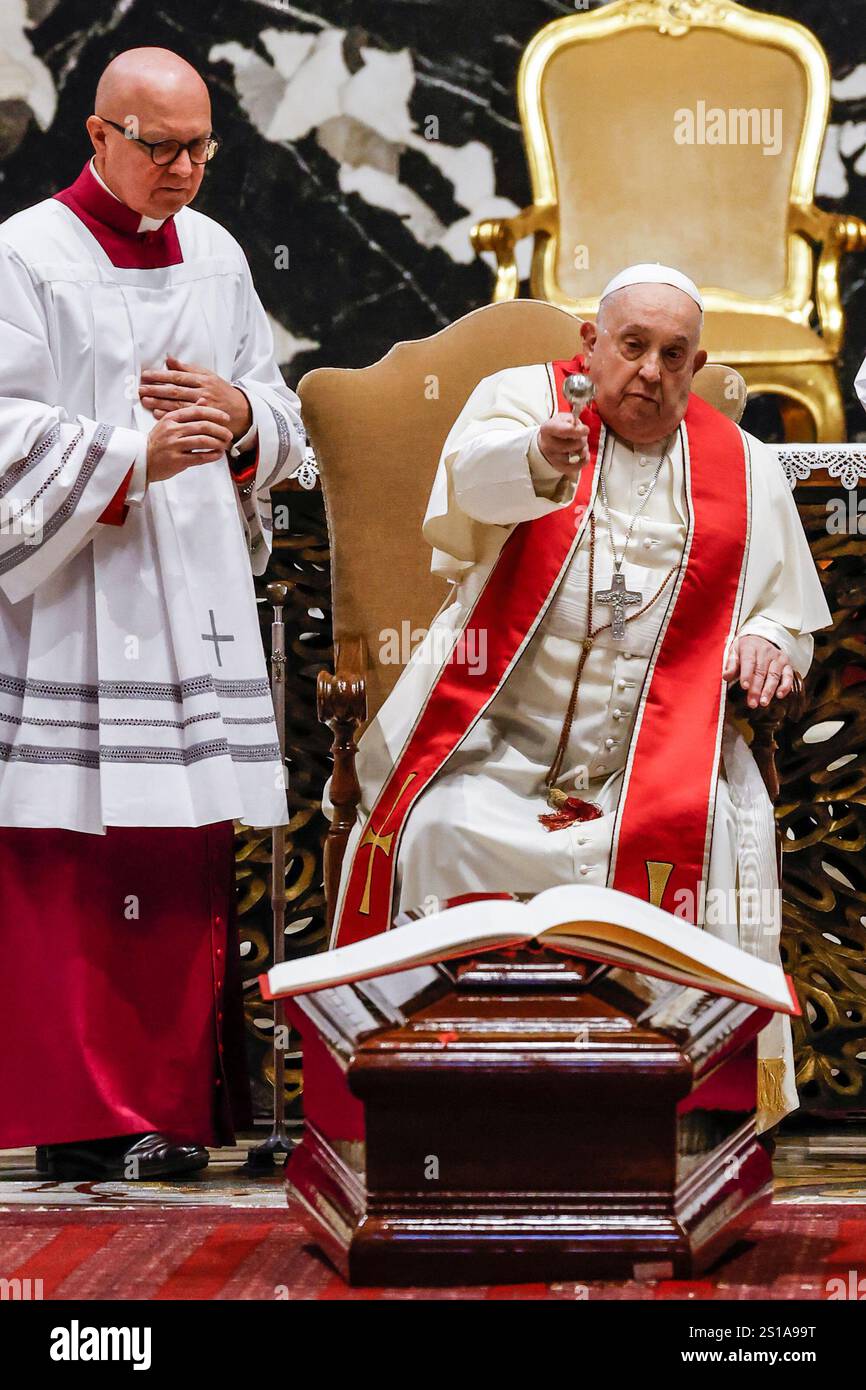 Vatican City Vatican City 02nd Jan 2025 Vatican City January 2 Vatican City Vatican City 02nd Jan 2025 Vatican City January 2 2025 Pope Francis Blesses The Coffin Of Cardinal Angelo Amato During His Funeral Service In St Peter Basilica Credit Riccardo De Luca Update Imagesalamy Live News 2S1A99T