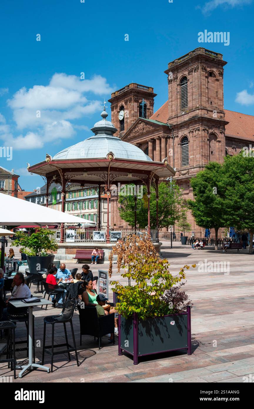 Kiosque à café hi-res stock photography and images - Alamy