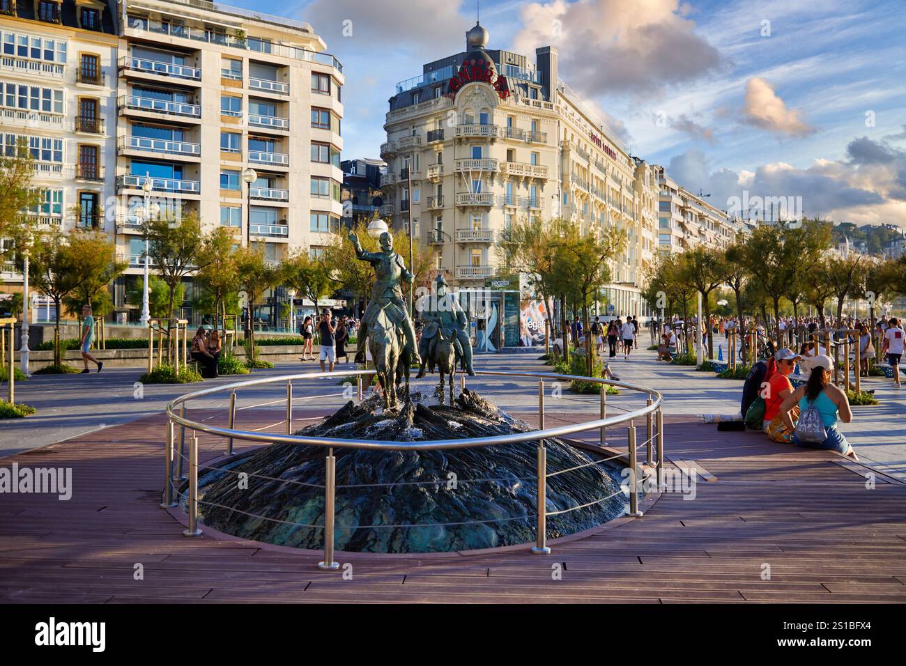Sculpture of Don Quixote and Sancho Panza, Plaza Cervantes, behind the ...