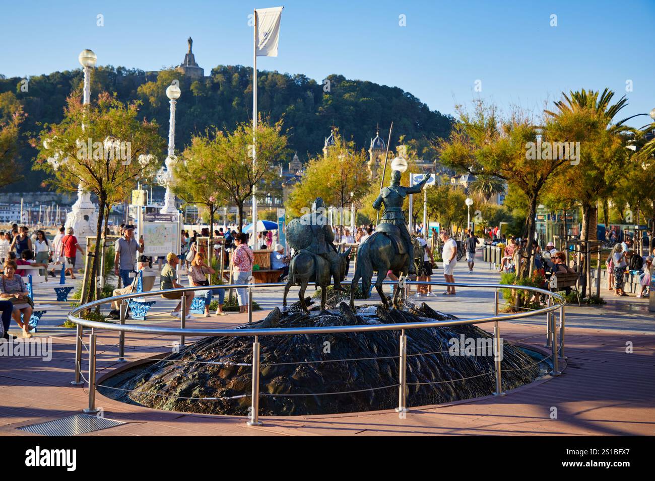 Sculpture of Don Quixote and Sancho Panza, Plaza Cervantes, La Concha ...